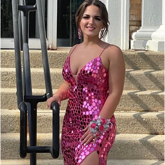 Stunning Sherri Hill dress in magenta! Glass beading - Picture 2 of 9